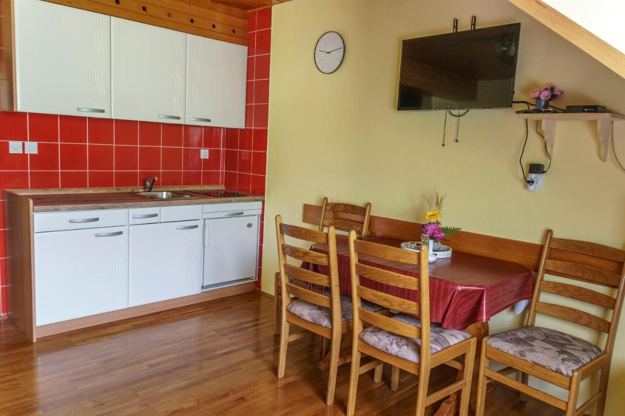 Apartments Zakrasnik Škofja Loka Buitenkant foto