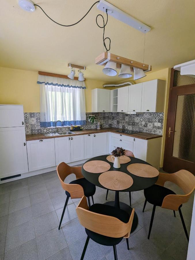 Apartments Zakrasnik Škofja Loka Buitenkant foto