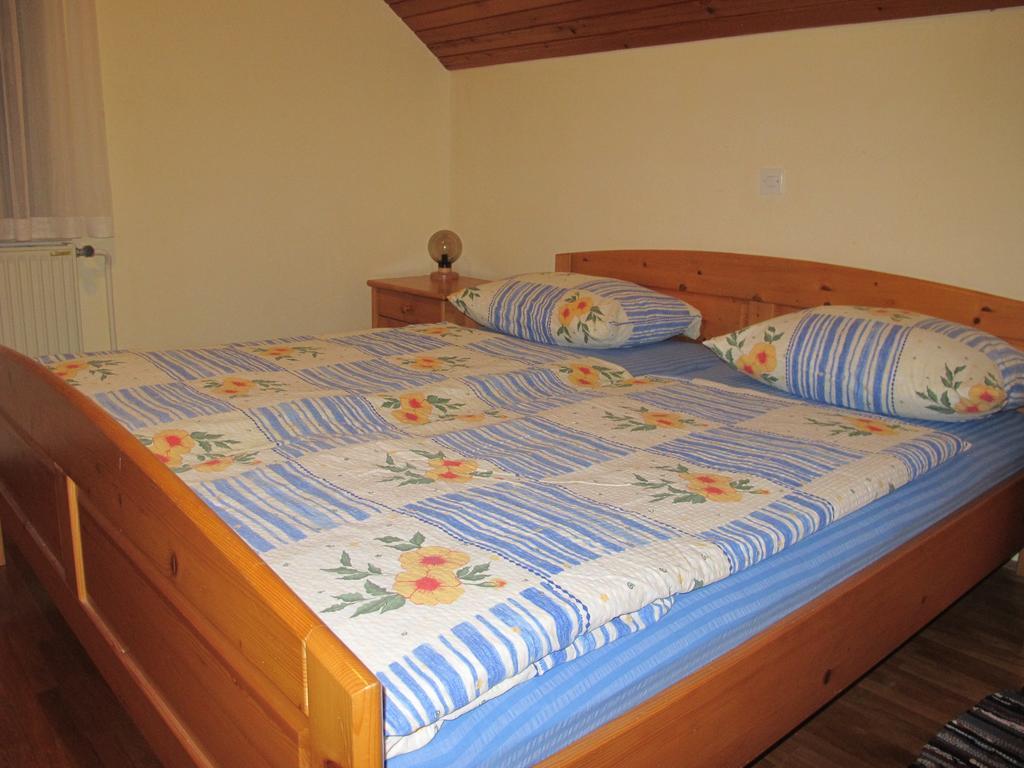 Apartments Zakrasnik Škofja Loka Kamer foto
